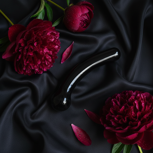 Curvy G — Black Obsidian 7" Goddess Wand — Black Satin & Dewy Peonies